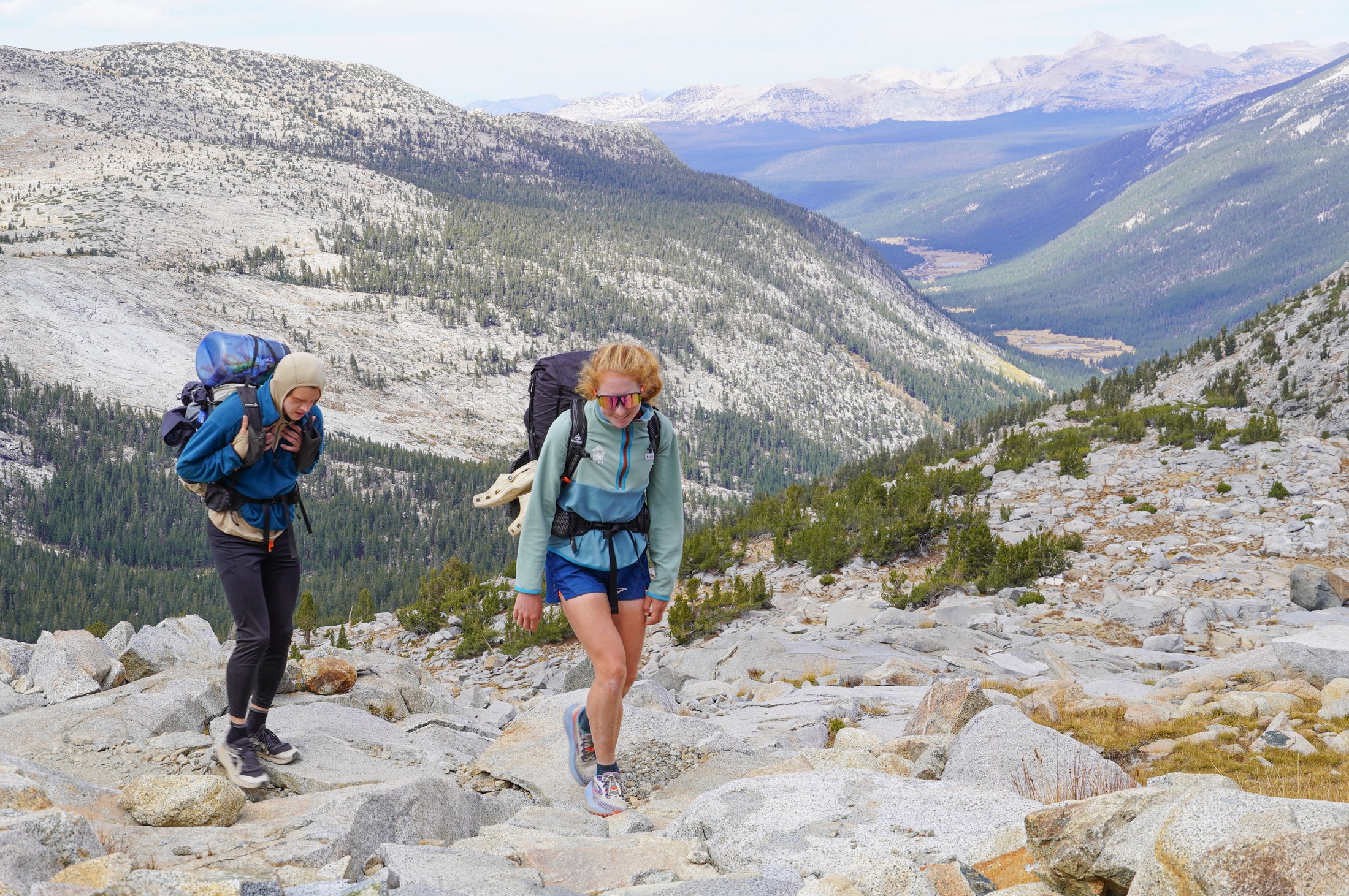 Hiking above the valley toward Donohue Pass